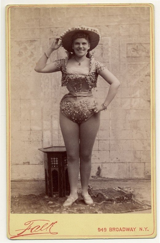 Playboy merginos... 1890-aisiais